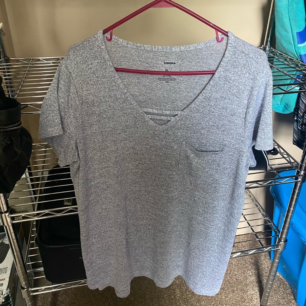 Cute gray cross cross top - NWOT
